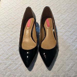 Isaac Mizrahi Black Patent Kitten Heel Pumps Size 8.5 M
